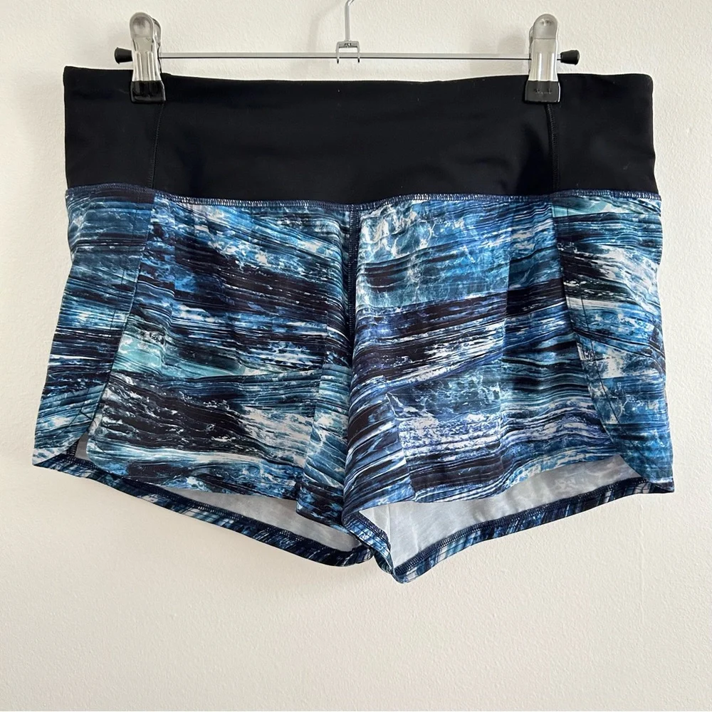 Lululemon Run Times Short II 4” in Shorelines Multi Blue / Black sz 6 Activewear